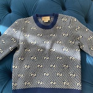 Gucci kids crewneck wool sweater size 4 & Gucci beanie size small